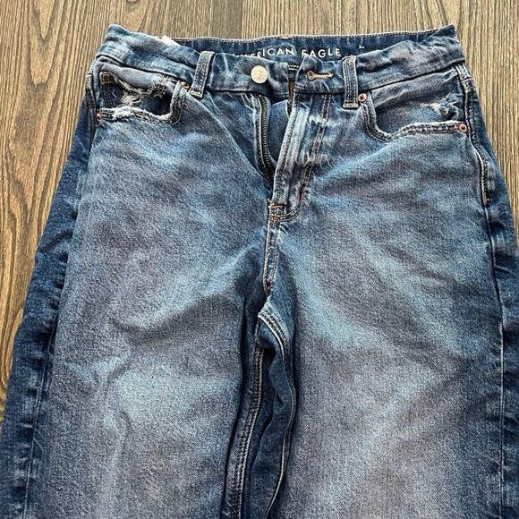 American Eagle Curvy Mom Jeans High-Rise Strigid Denim Medium Wash Blue Size 6 - Picture 3 of 12